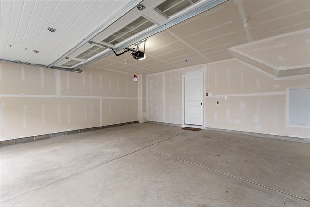 125 Mossy Oak Dr, Coraopolis, PA 15108