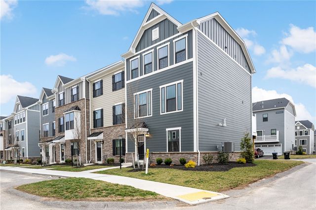 125 Mossy Oak Dr, Coraopolis, PA 15108