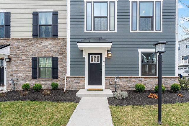 125 Mossy Oak Dr, Coraopolis, PA 15108