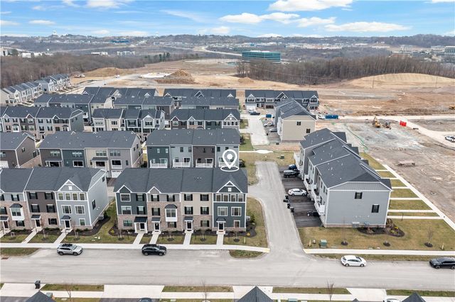 125 Mossy Oak Dr, Coraopolis, PA 15108