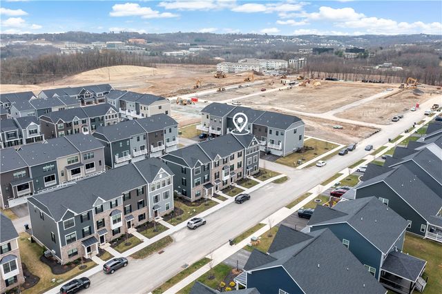 125 Mossy Oak Dr, Coraopolis, PA 15108