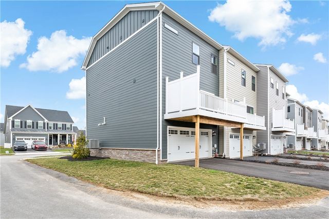 125 Mossy Oak Dr, Coraopolis, PA 15108