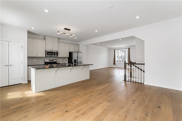 125 Mossy Oak Dr, Coraopolis, PA 15108