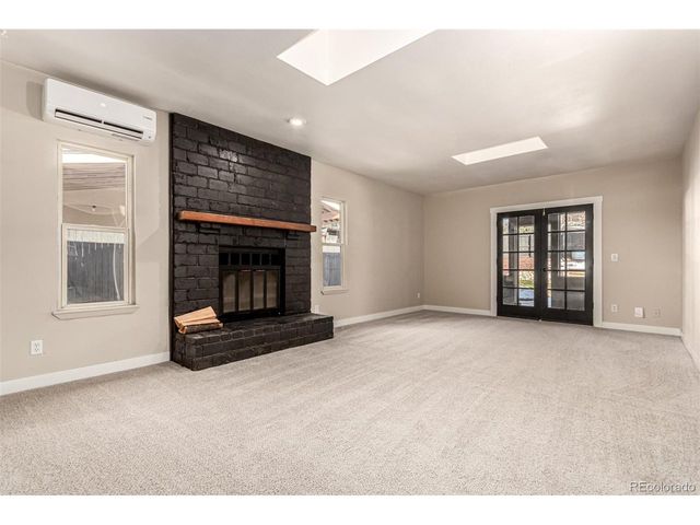 1430 Mount Evans Dr, Longmont, CO 80504