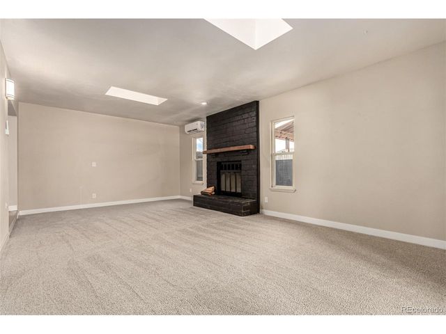 1430 Mount Evans Dr, Longmont, CO 80504