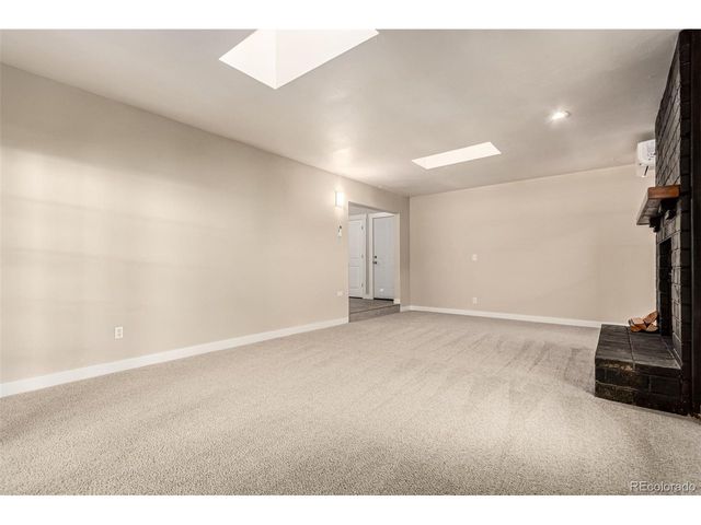 1430 Mount Evans Dr, Longmont, CO 80504