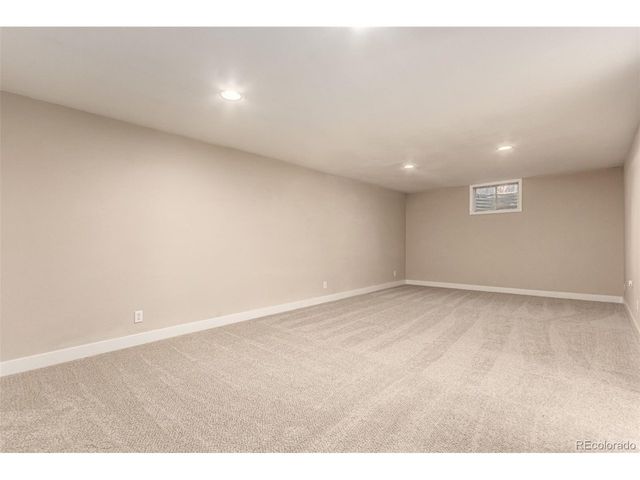 1430 Mount Evans Dr, Longmont, CO 80504