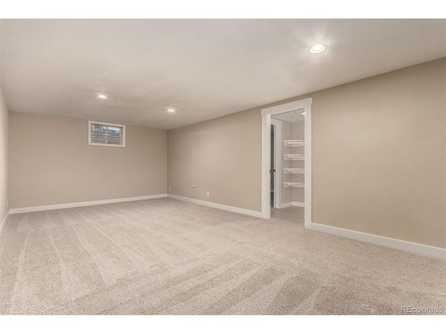 1430 Mount Evans Dr, Longmont, CO 80504