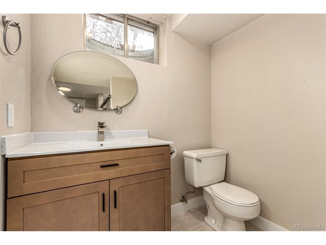 1430 Mount Evans Dr, Longmont, CO 80504