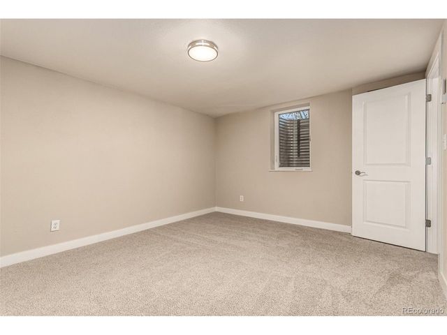 1430 Mount Evans Dr, Longmont, CO 80504