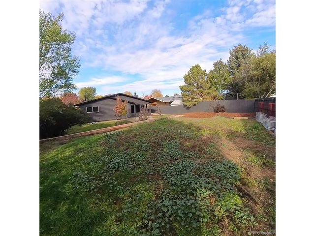 1430 Mount Evans Dr, Longmont, CO 80504