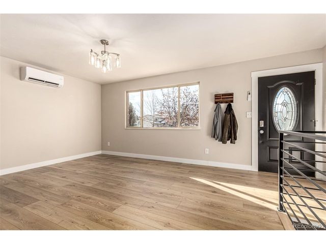 1430 Mount Evans Dr, Longmont, CO 80504