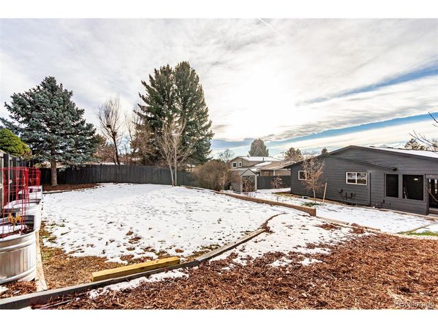 1430 Mount Evans Dr, Longmont, CO 80504
