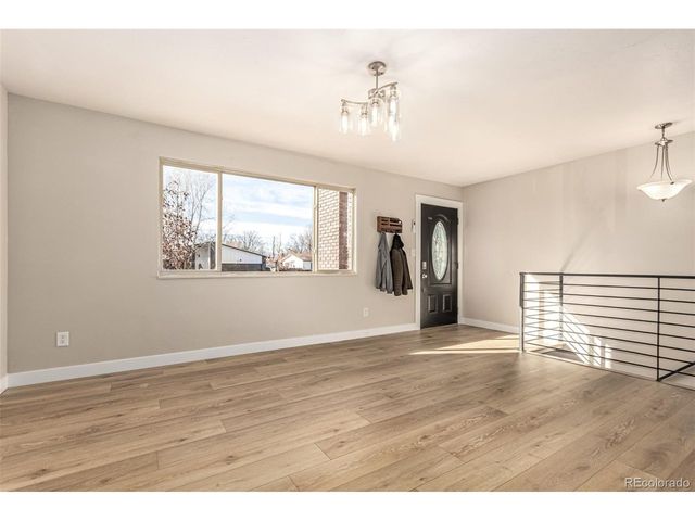 1430 Mount Evans Dr, Longmont, CO 80504