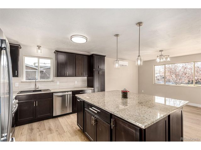 1430 Mount Evans Dr, Longmont, CO 80504