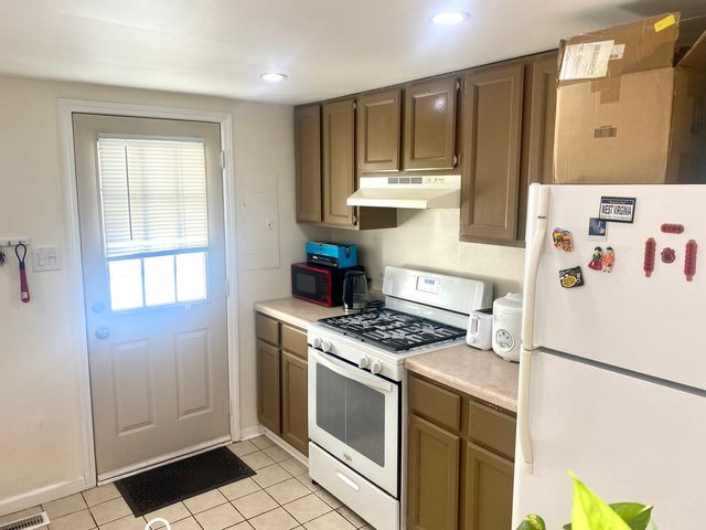 530 Meadow Green Lane 530, Round Lake Beach, IL 60073