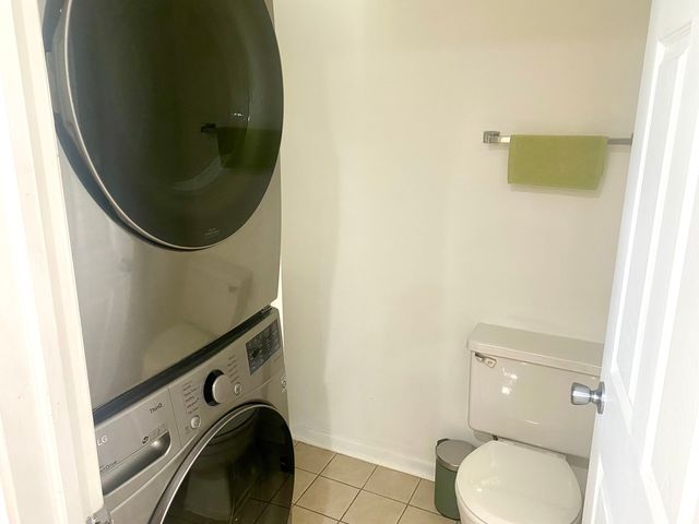 530 Meadow Green Lane 530, Round Lake Beach, IL 60073