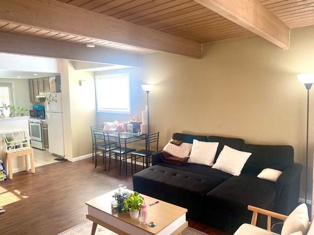 530 Meadow Green Lane 530, Round Lake Beach, IL 60073