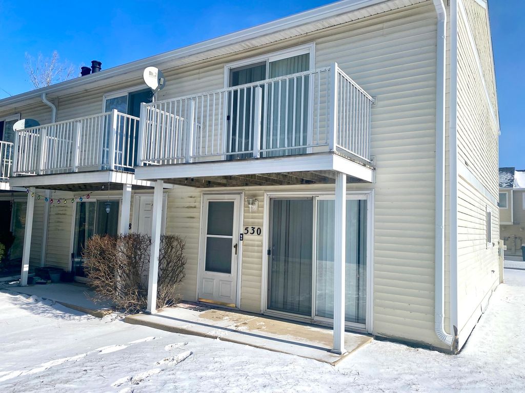 530 Meadow Green Lane 530, Round Lake Beach, IL 60073