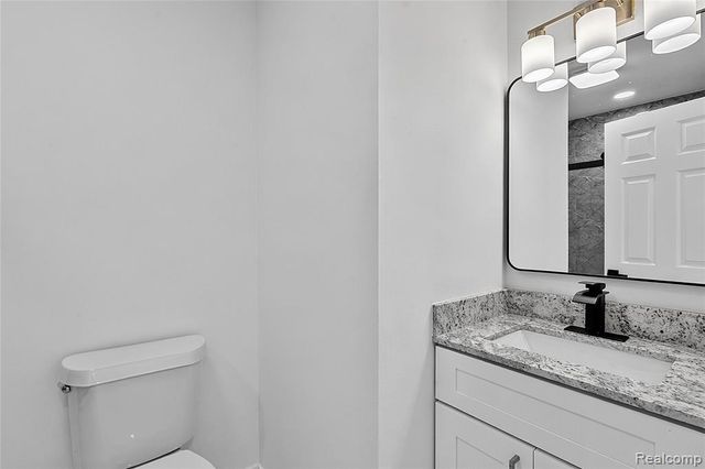 2840 Oldsmobile Avenue, Waterford, MI 48328