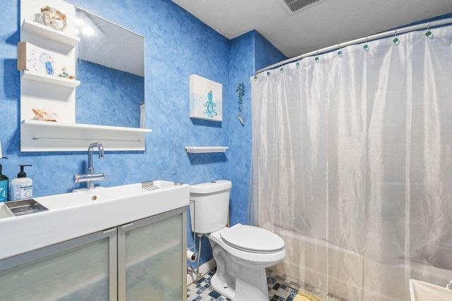 300 Falmouth Road APT 20C, Mashpee, MA 02649