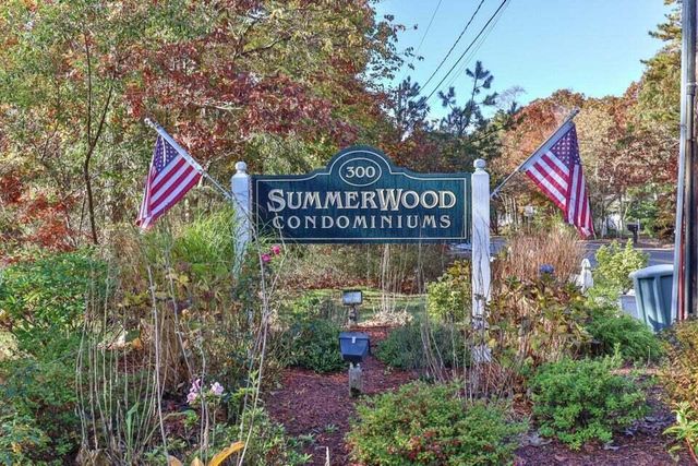 300 Falmouth Road APT 20C, Mashpee, MA 02649