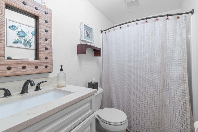 300 Falmouth Road APT 20C, Mashpee, MA 02649