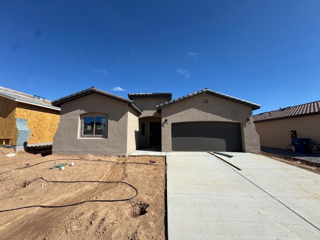 1520 VALLE DE COLORES Road NW, Los Lunas, NM 87031