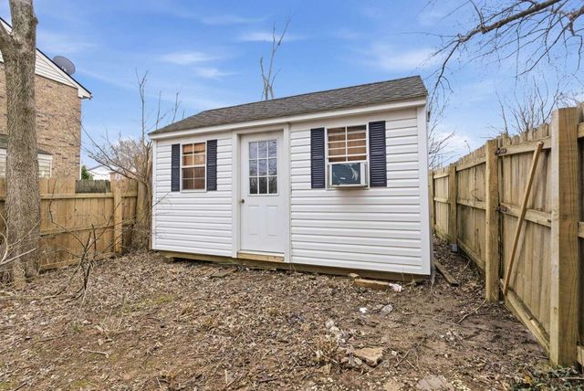 1548 Deer Lake Drive, Lexington, KY 40515