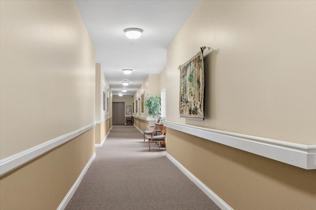 801 N McLean Boulevard 140, Elgin, IL 60123