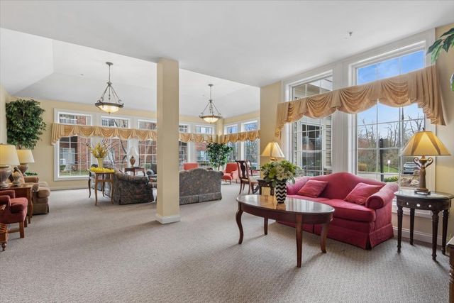 801 N McLean Boulevard 140, Elgin, IL 60123