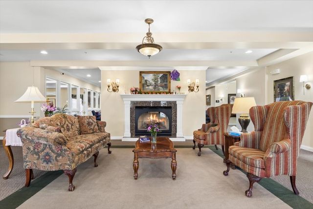 801 N McLean Boulevard 140, Elgin, IL 60123