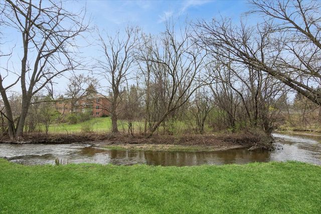 801 N McLean Boulevard 140, Elgin, IL 60123
