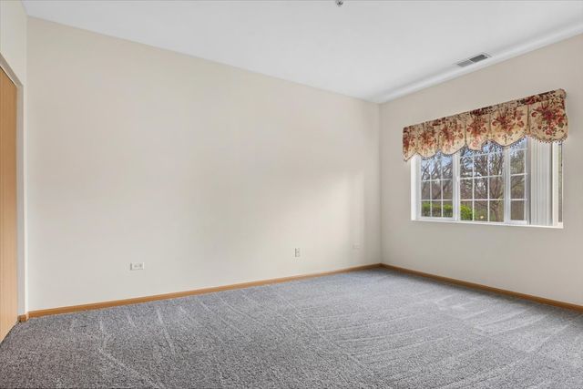 801 N McLean Boulevard 140, Elgin, IL 60123