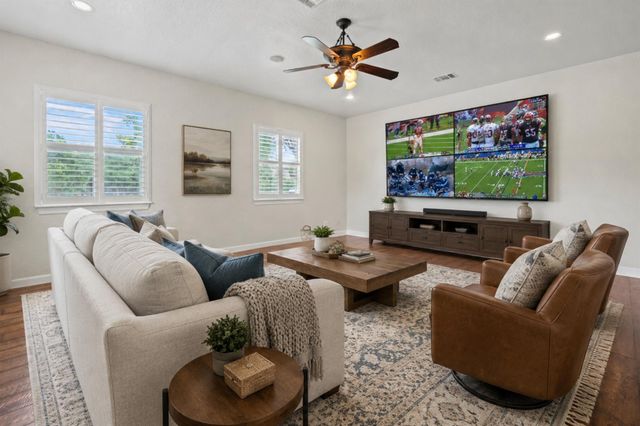 17 Horseshoe CT, New Braunfels, TX 78132