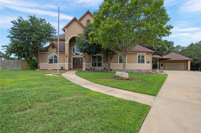17 Horseshoe CT, New Braunfels, TX 78132