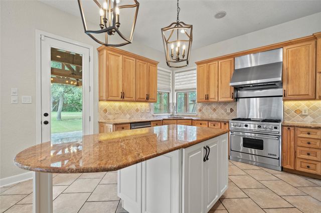 17 Horseshoe CT, New Braunfels, TX 78132