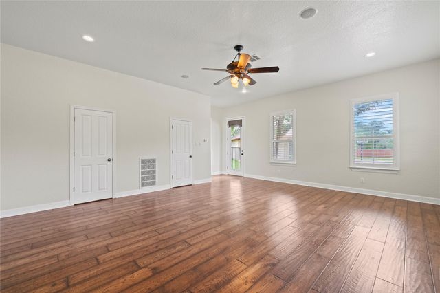 17 Horseshoe CT, New Braunfels, TX 78132