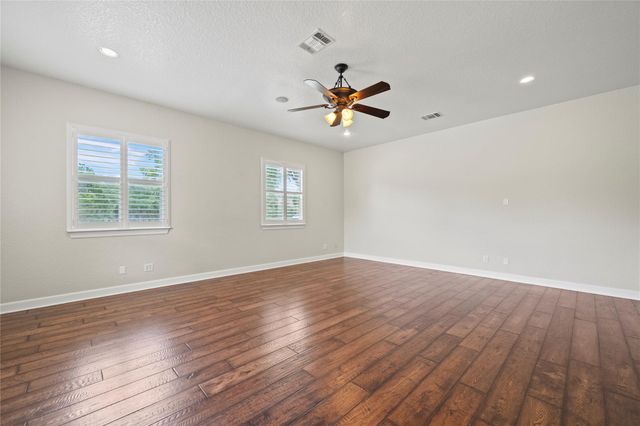 17 Horseshoe CT, New Braunfels, TX 78132