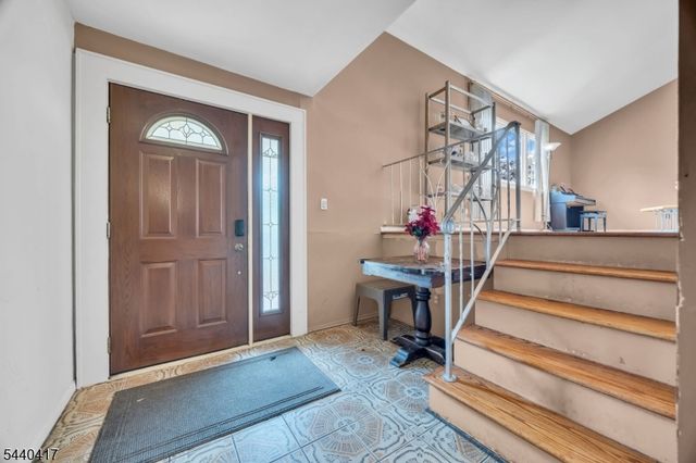 5 Cortland Dr, Franklin Twp., NJ 08873