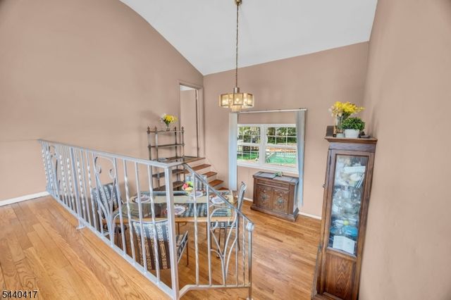 5 Cortland Dr, Franklin Twp., NJ 08873