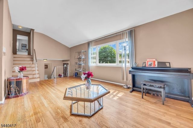 5 Cortland Dr, Franklin Twp., NJ 08873