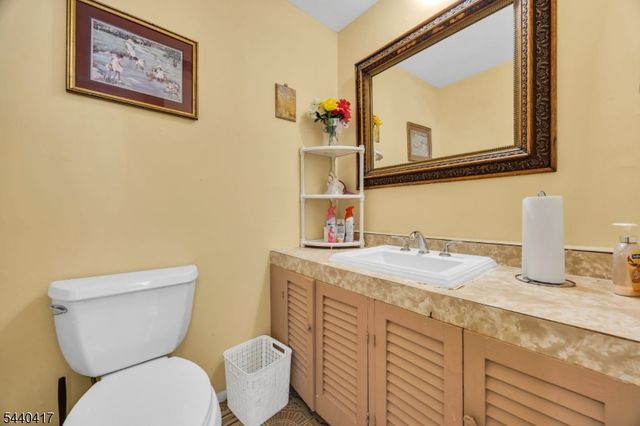 5 Cortland Dr, Franklin Twp., NJ 08873