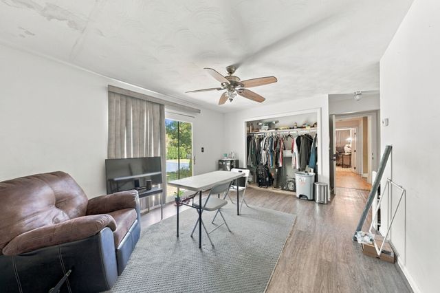3320 County St, Somerset, MA 02726