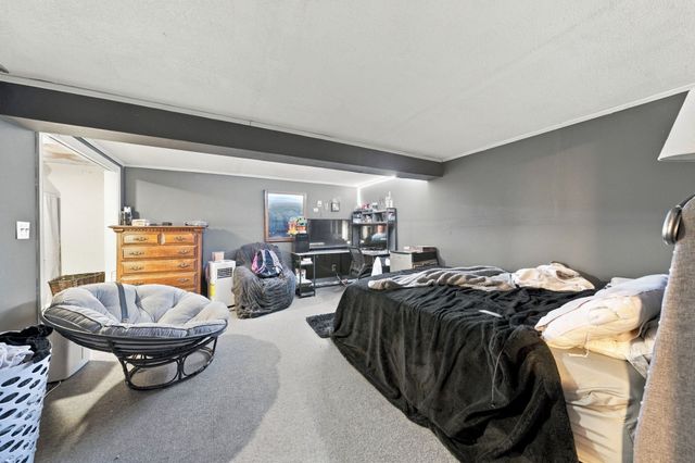 3320 County St, Somerset, MA 02726