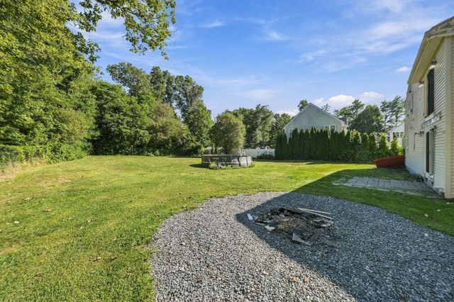 3320 County St, Somerset, MA 02726