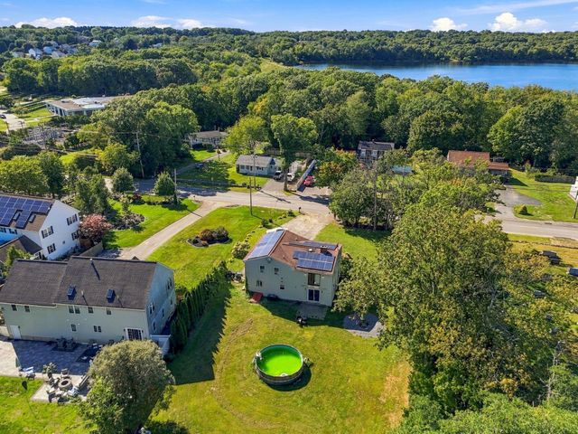 3320 County St, Somerset, MA 02726