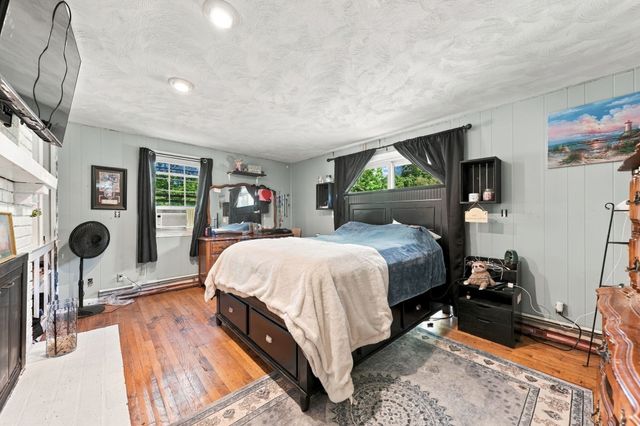3320 County St, Somerset, MA 02726
