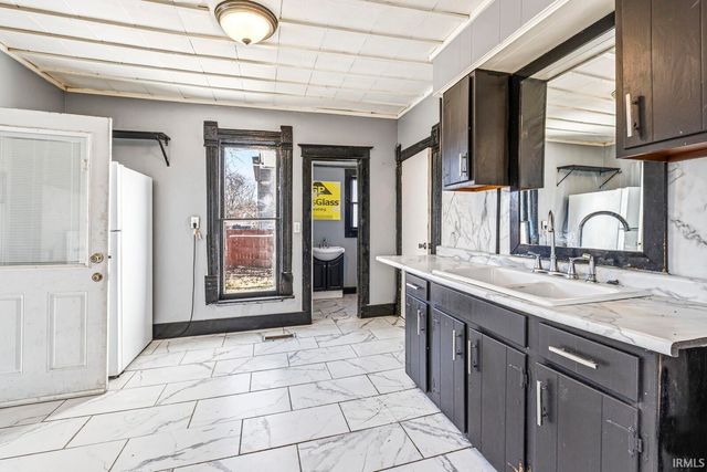 619 W Indiana Avenue, Elkhart, IN 46516