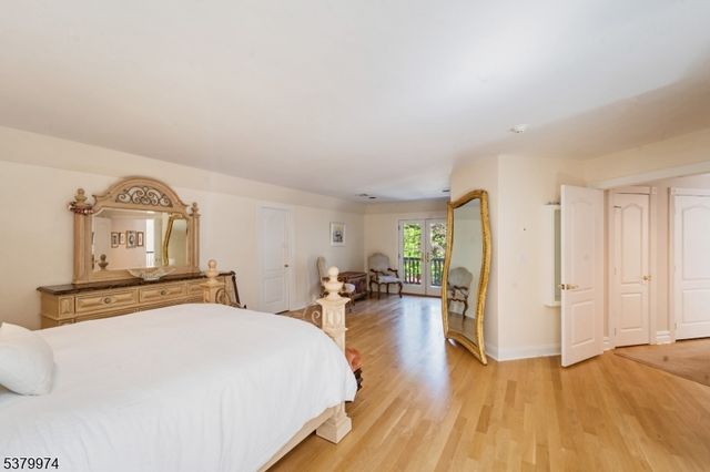 14 Stewart Ct, Old Tappan Boro, NJ 07675